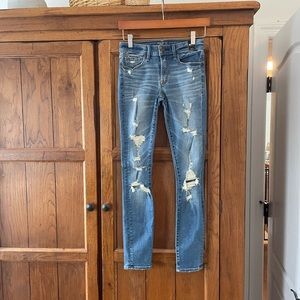 NWT Abercrombie midrise super skinny jeans! Pet and smoke free home.